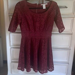Juniors burgundy and Lace dress